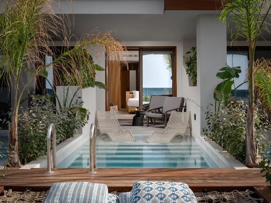 SUITE DELUXE WITH PRIVATE POOL Room, Ikones Seafront Luxury Suites, Crete