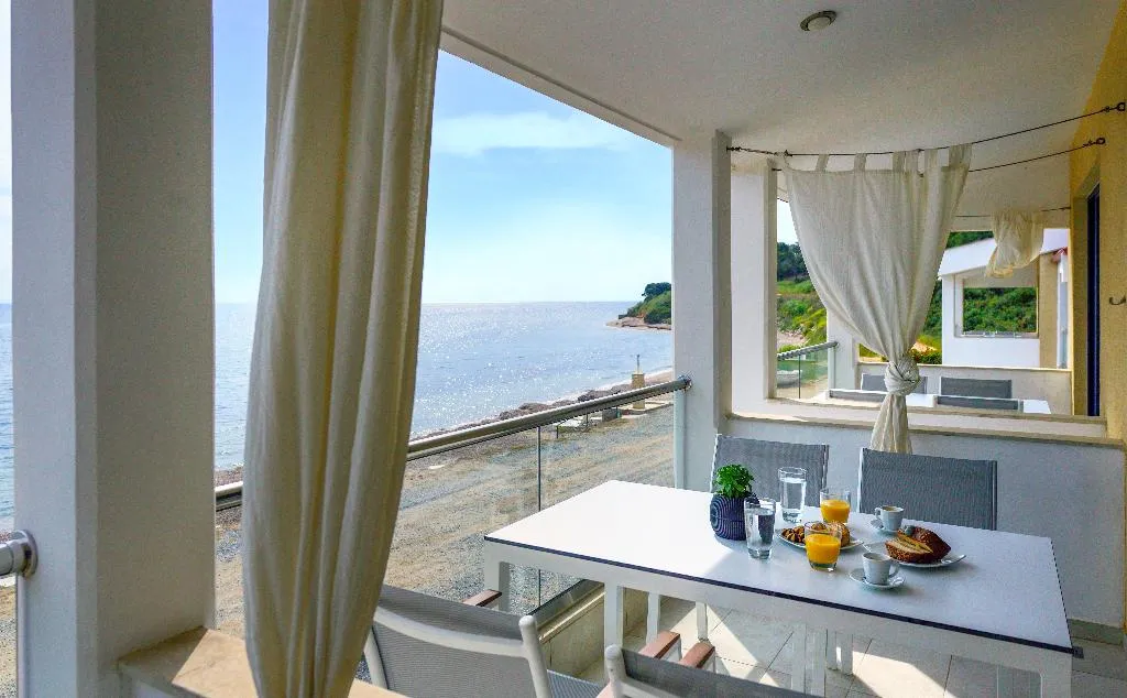 STUDIO SEA VIEW Room, Elpiniki Luxury Apartments, Thessaloniki