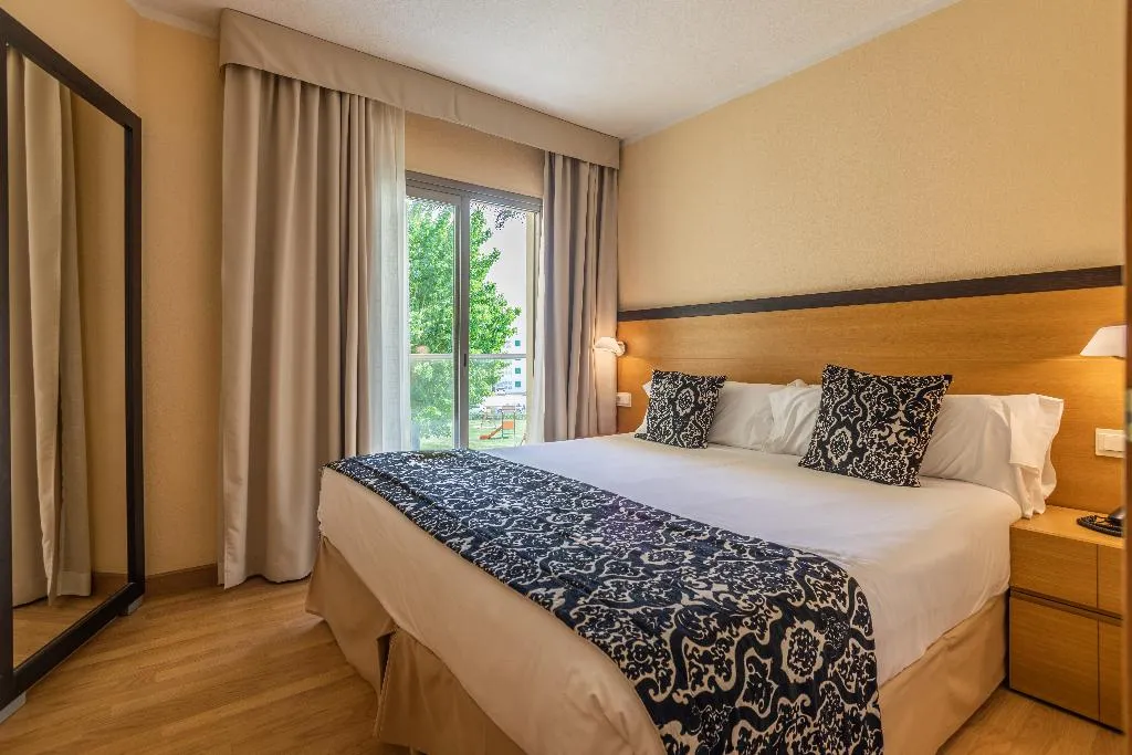 APARTMENT TWO BEDROOMS Room, Zafiro Tropic, Majorca