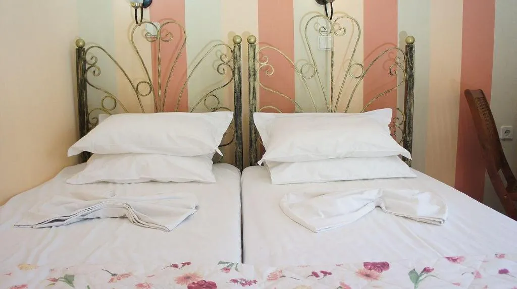 Room, Marabou, Halkidiki