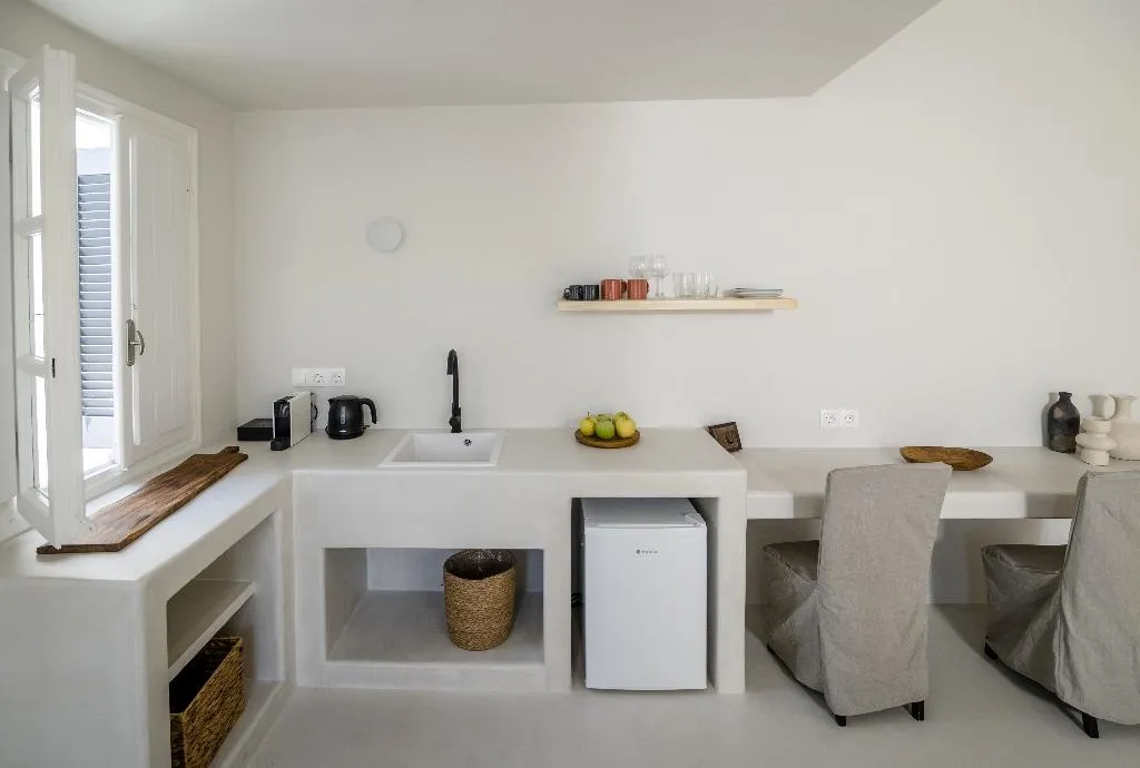 SUITE WITH BALCONY Room, Scorpios Beach Hotel, Santorini