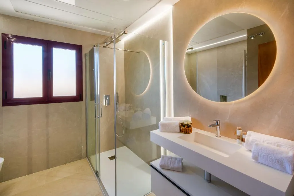 APARTMENT CAPACITY 6 THREE BEDROOM Room, Albir Confort Avenida Apartamentos, Costa Blanca