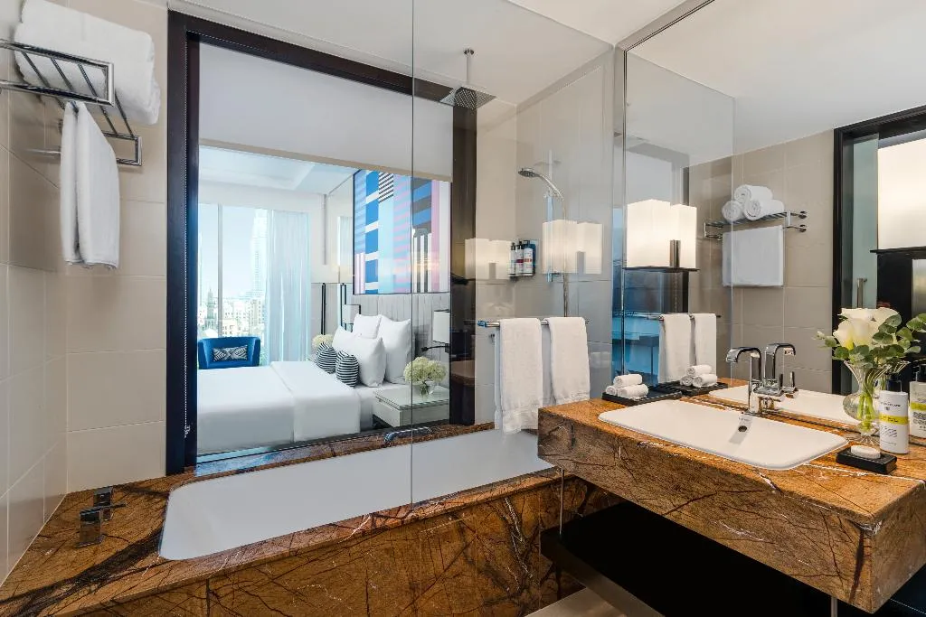 Room SUPERIOR KING BED Room, Pullman Dubai Downtown, Dubai
