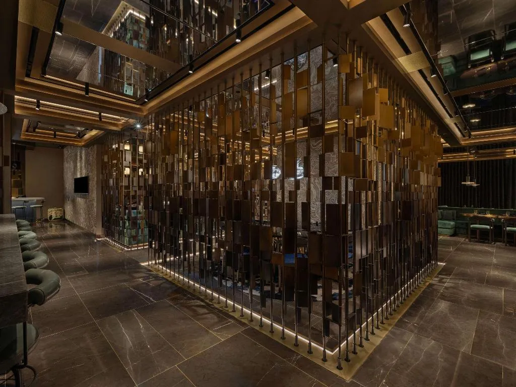 Restaurant, SO/ Uptown Dubai, Dubai