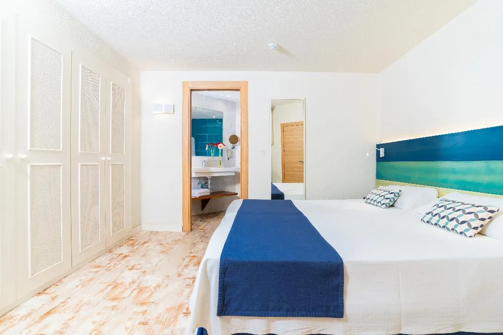 APARTMENT CAPACITY 6 TWO BEDROOMS Room, HOVIMA La Pinta Beachfront Family Hotel, Tenerife