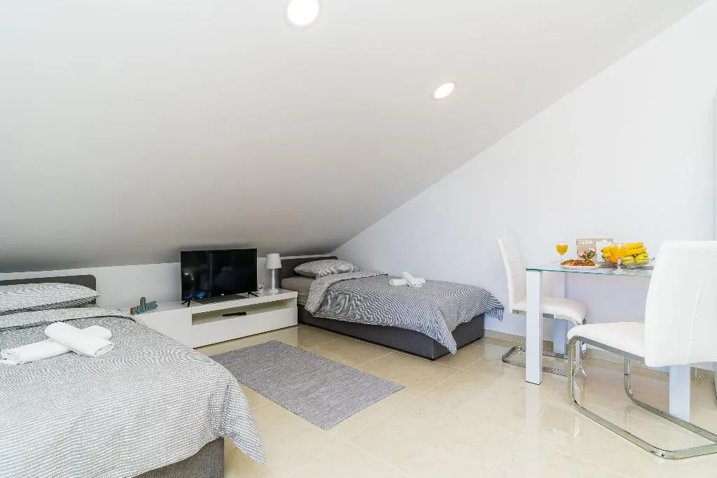STUDIO DELUXE WITH BALCONY Room, Apartments Smanjak, Dubrovnik