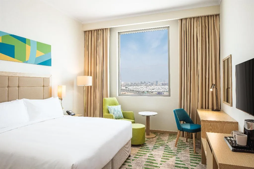 DOUBLE KING SIZE BED Room, Holiday Inn Hotel & Suites Dubai Science Park, Dubai