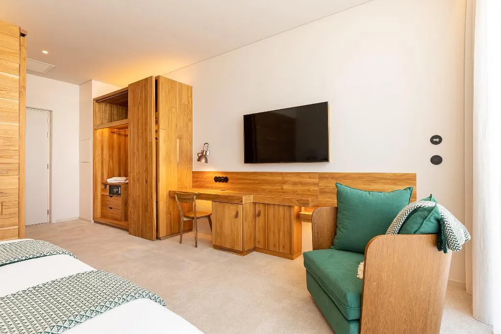 DOUBLE SUPERIOR CAPACITY 2 Room, 3Hb Faro, Algarve