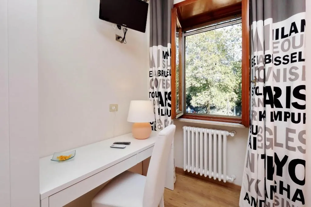 Room, Antico Platano, Rome