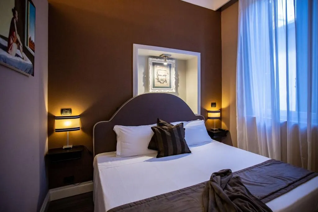 DOUBLE DELUXE QUEEN BED Room, Jb Relais, Rome