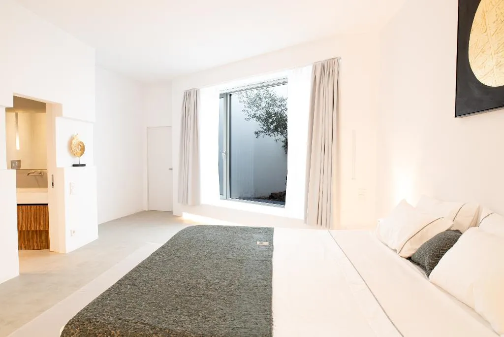 VILLA PREMIUM Room, Heavens Edge by Mr and Mrs White, Santorini
