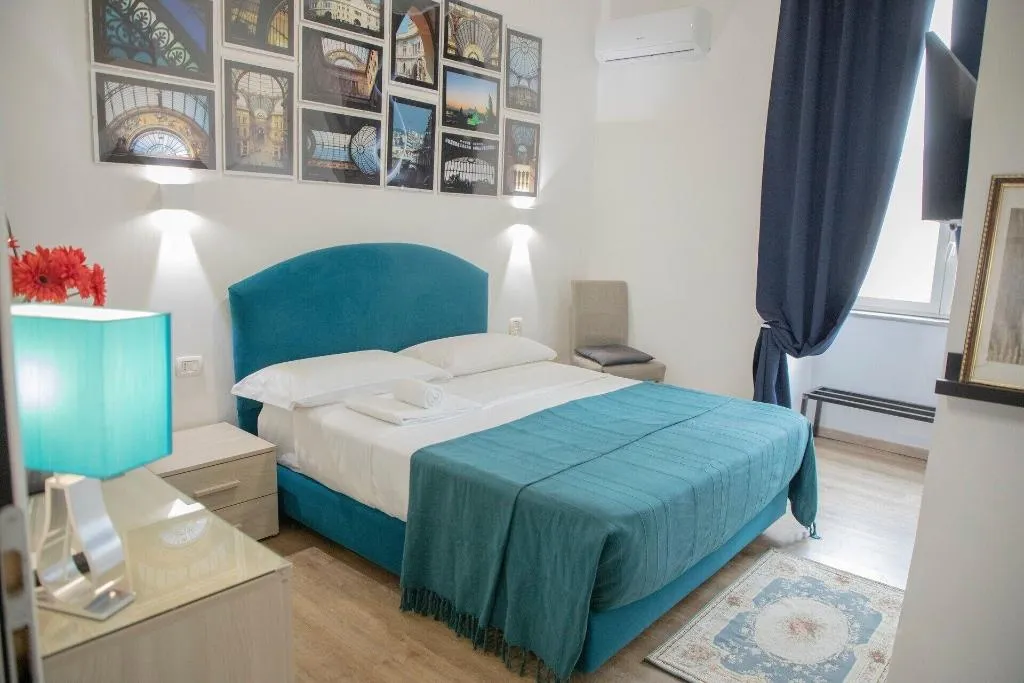Room, Hotel H22, Naples
