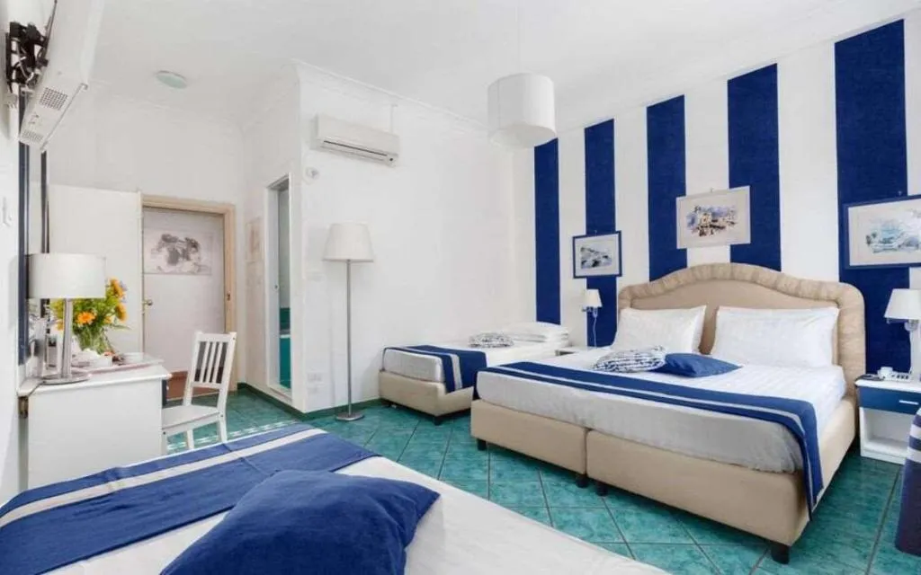 Room, Hotel Herculaneum, Naples