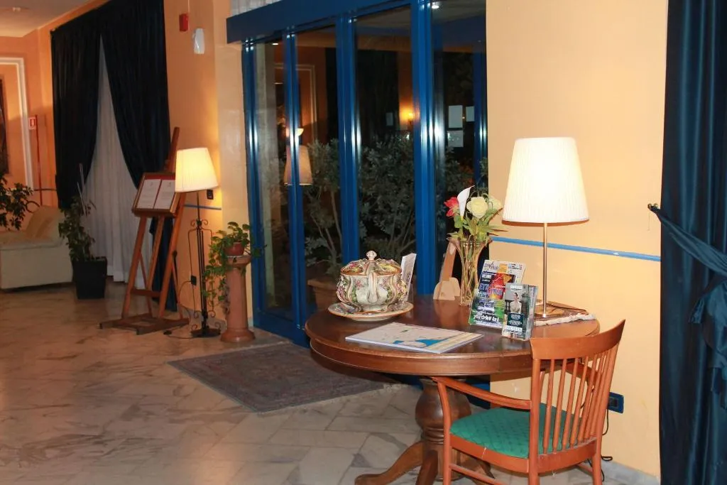 Lobby, Miramare, Catania