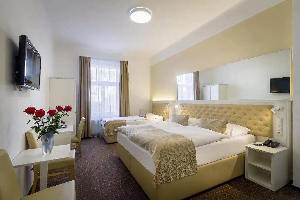 TRIPLE STANDARD Room, Taurus, Prague