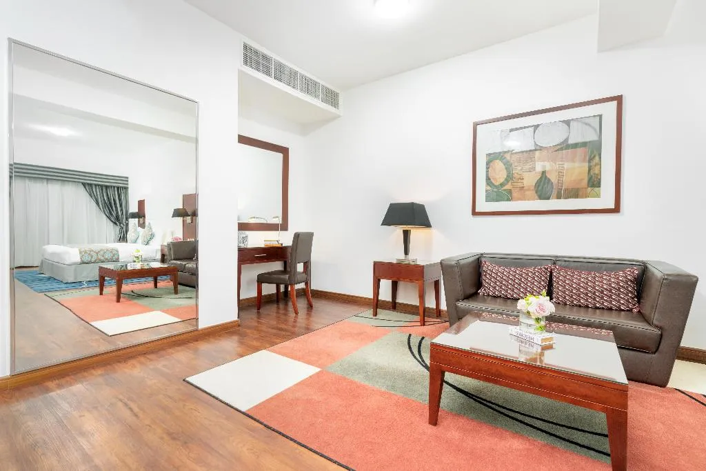 DOUBLE SUPERIOR Room, Golden Sands Hotel & Residences, Dubai