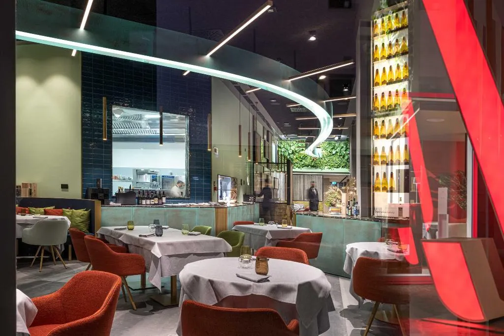 Restaurant, J44 Lifestyle Hotel, Venice