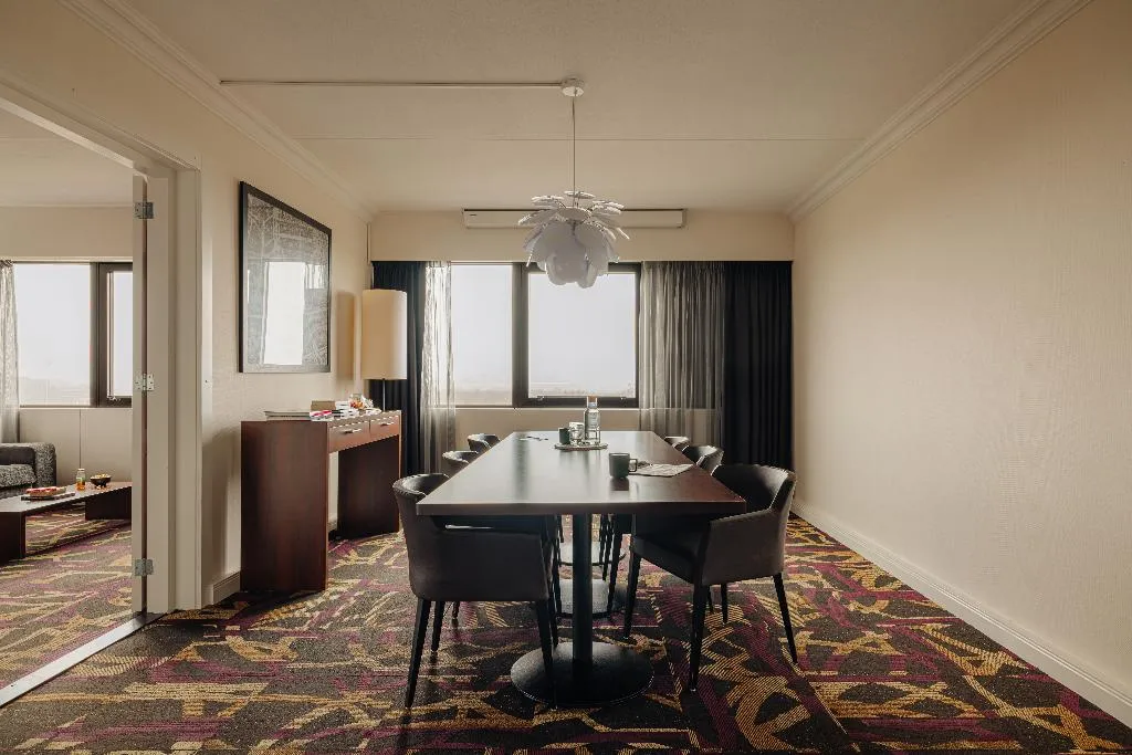 SUITE EXECUTIVE Room, Leonardo Hotel Den Haag Babylon, Amsterdam