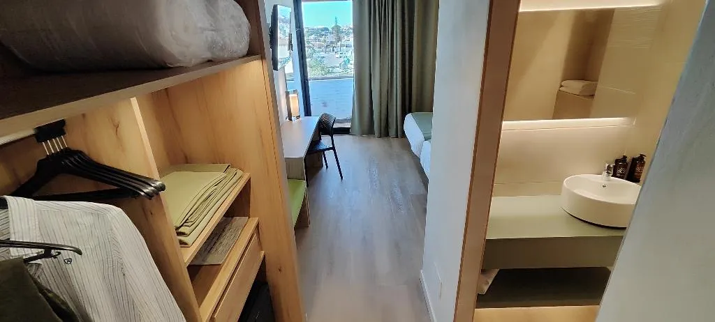 QUADRUPLE STANDARD Room, Ohtels Carabela, Costa De La Luz