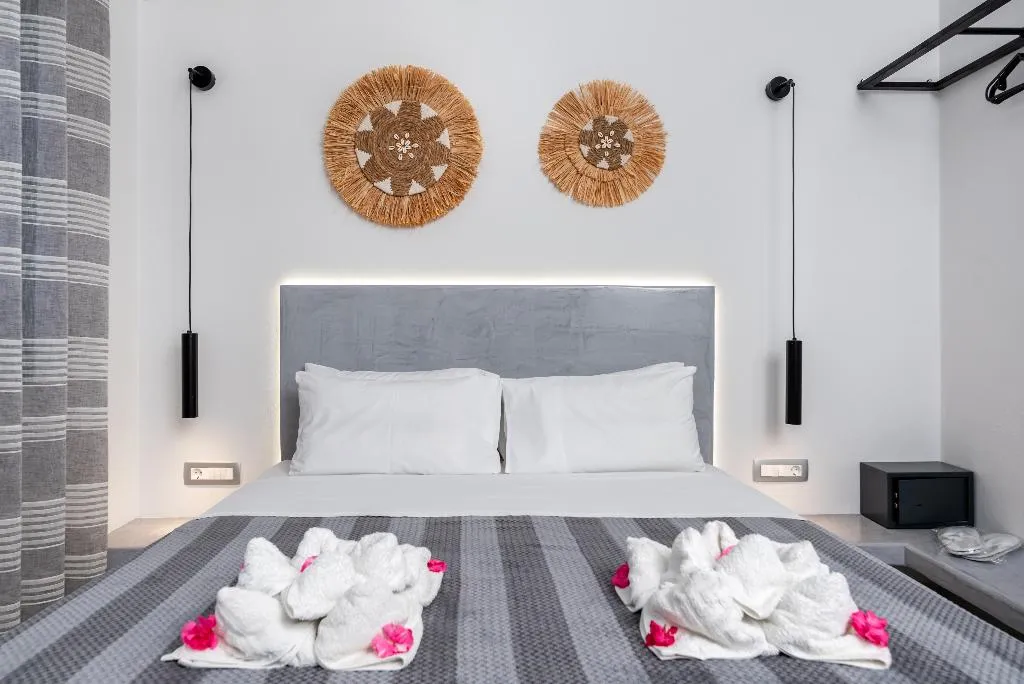 Double or Twin ECONOMY Room, Villa Anemomilos Perissa, Santorini