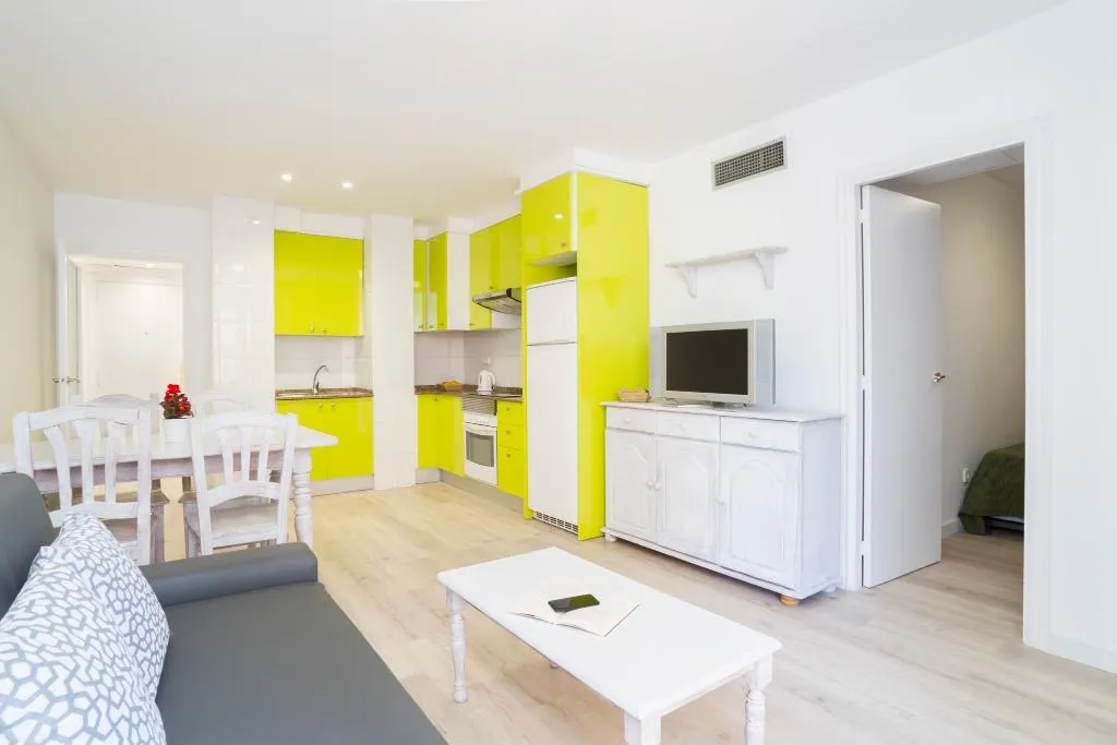 APARTMENT CAPACITY 4 TWO BEDROOMS Room, Aptos Priorat, Costa Dorada