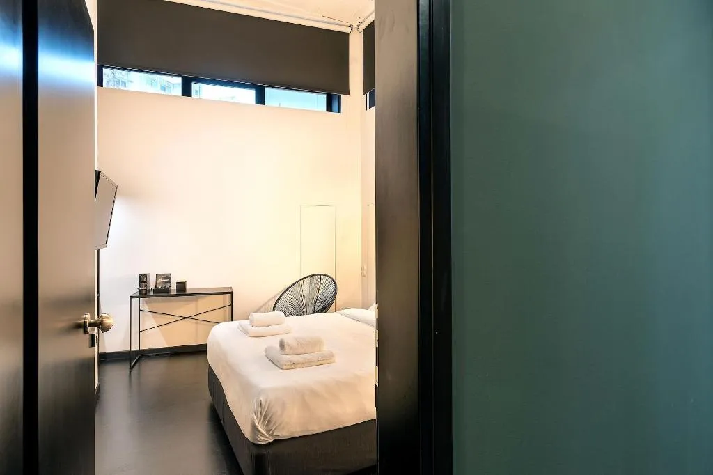 Room, Nin&Bau Sarri 2, Athens