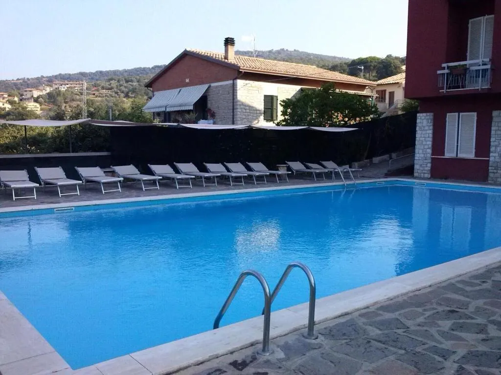 Pool, Cavalieri, Perugia