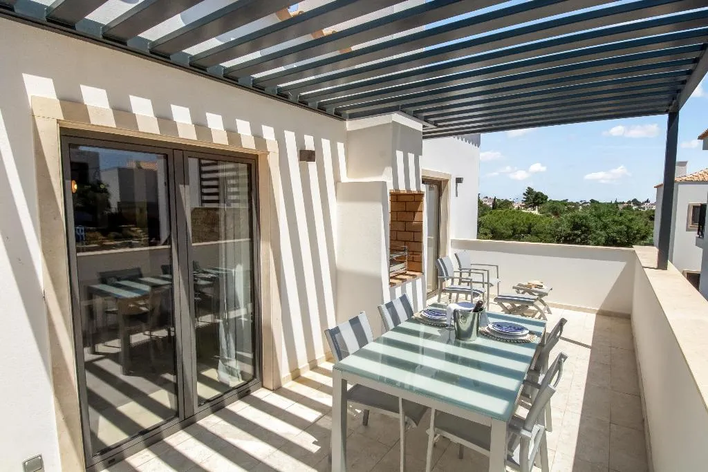TOWNHOME THREE BEDROOMS Room, Carvoeiro Gardens, Algarve