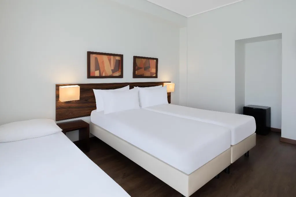 FAMILY ROOM CITY VIEW Room, Dorma Praia Golfe, Porto