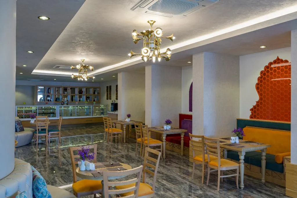 Restaurant, Royal Taj Mahal, Antalya