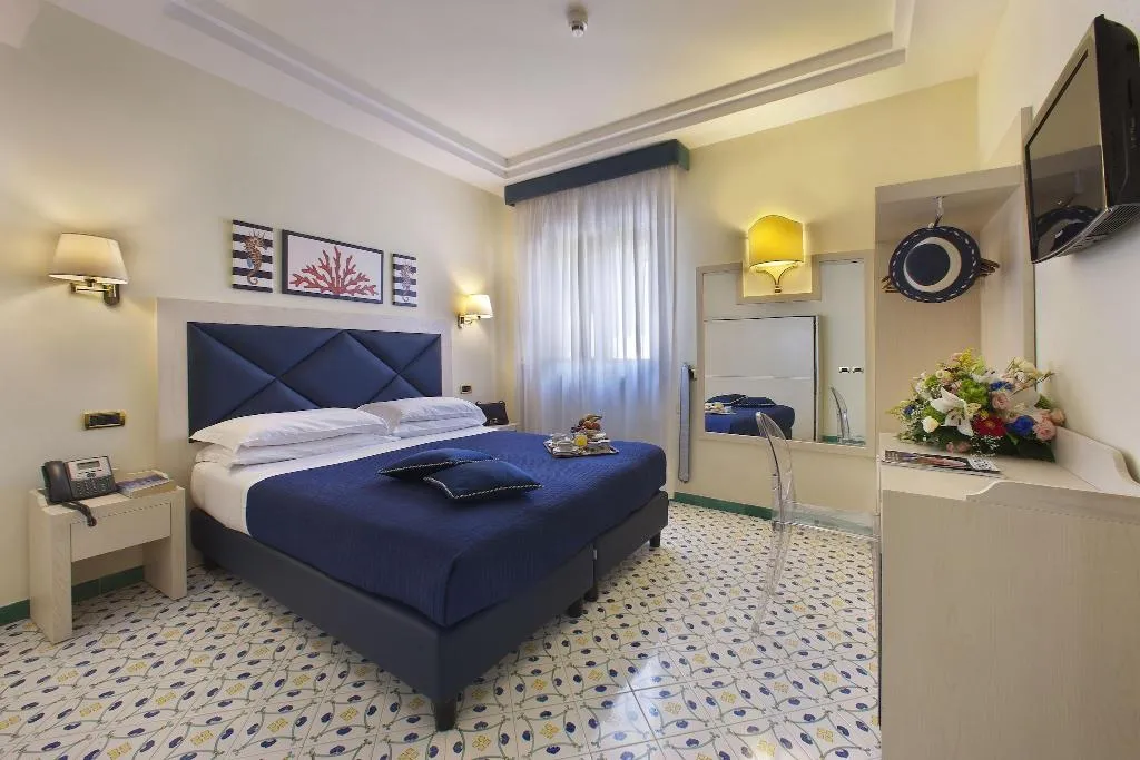 QUADRUPLE BUNK BED Room, Del Mare, Naples