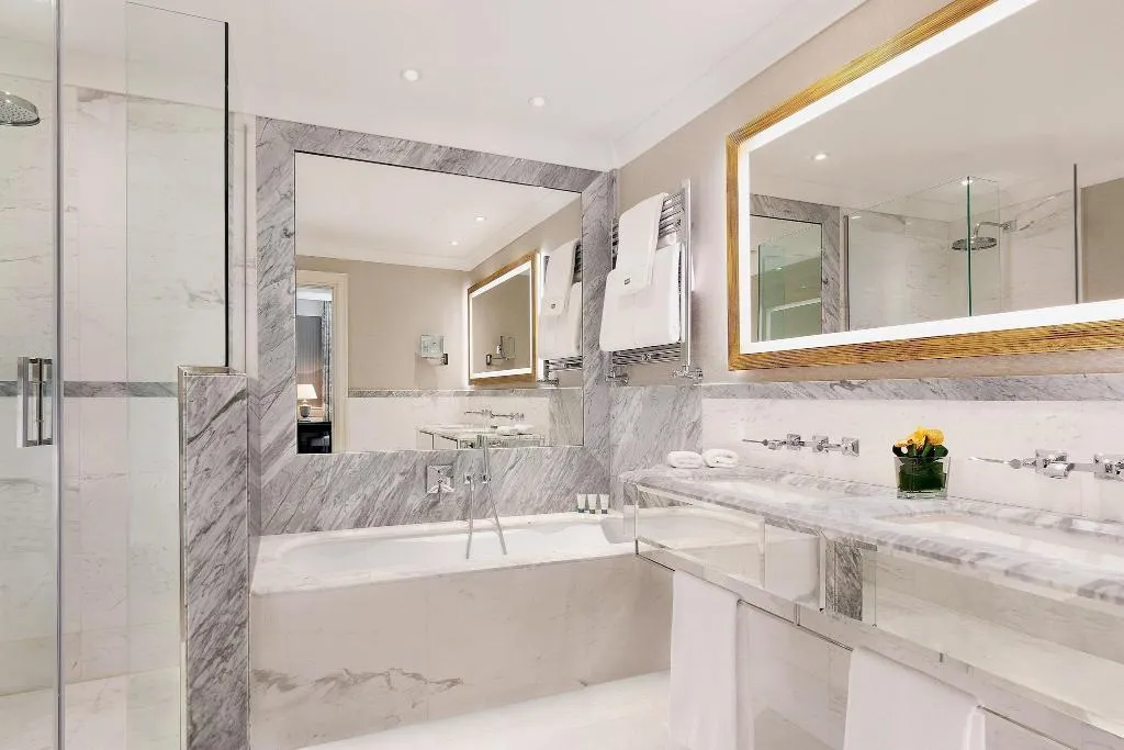 Room, The Westin Palace Milan, Milan