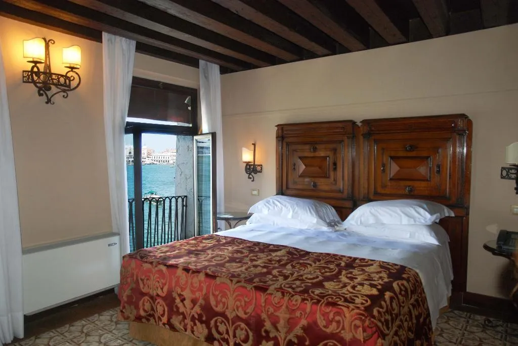 JUNIOR SUITE LAGOON VIEW Room, Bauer Palladio Hotel & Spa, Venice