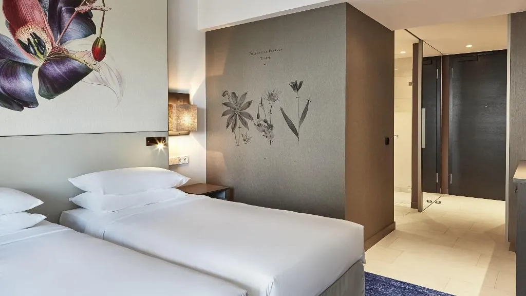 DOUBLE WITH VIEWS Room, Hyatt Regency Amsterdam, Amsterdam