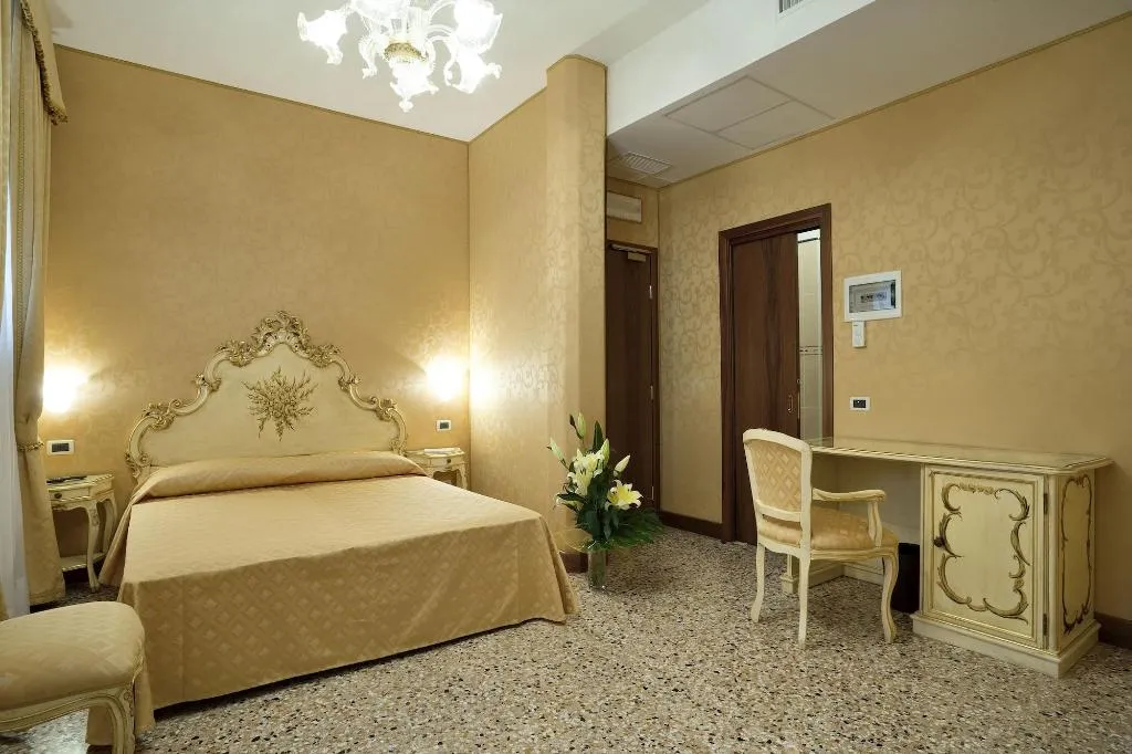Room, Hotel Al Malcanton, Venice