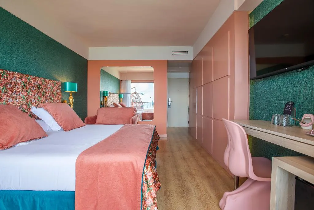 DOUBLE DELUXE SEA VIEW Room, NYX Hotel Ibiza - Adults only, Ibiza