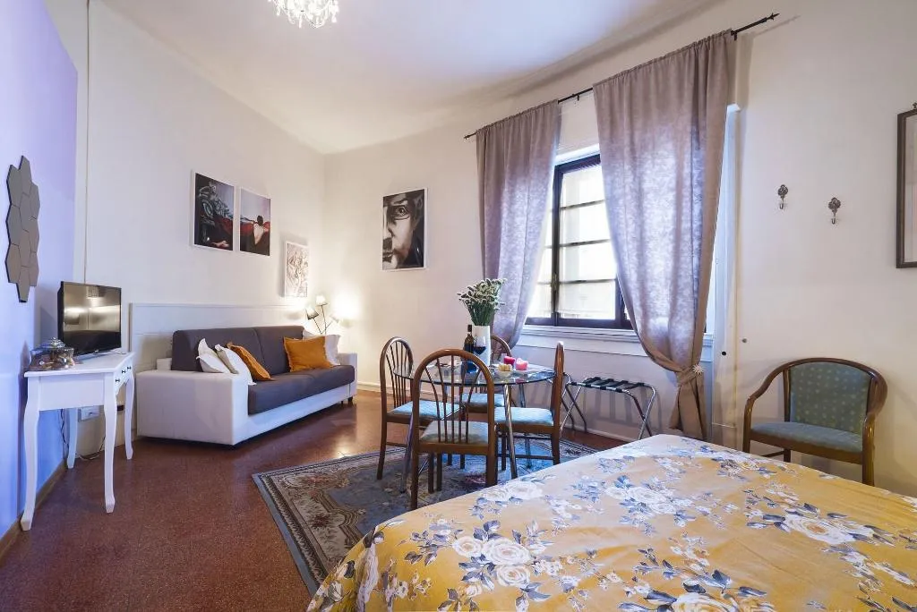 Room, 1900 Artevita, Florence