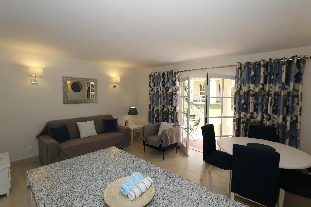 APARTMENT TWO BEDROOMS Room, Apartamentos The Old Village by Village 4u, Algarve