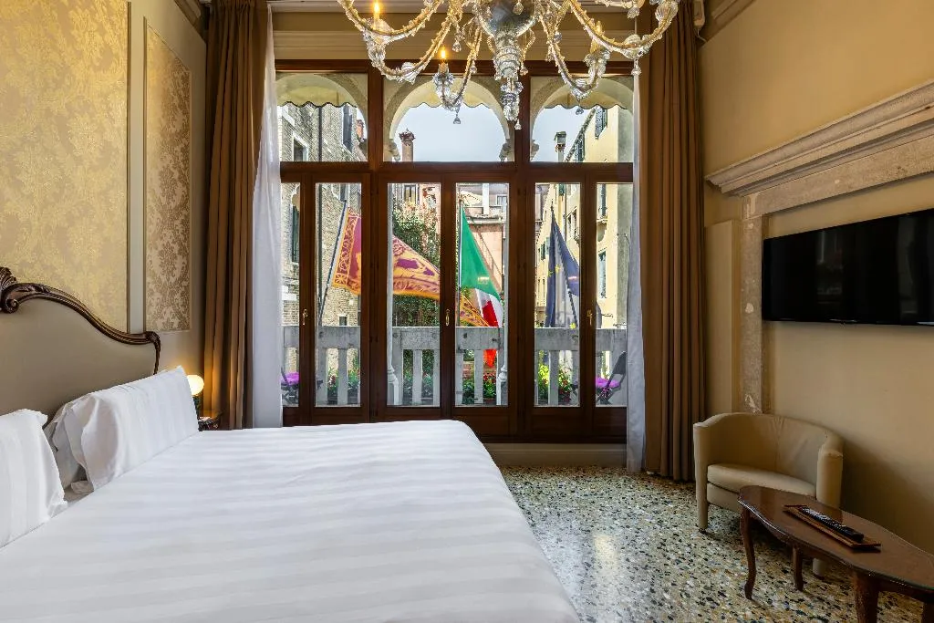JUNIOR SUITE WITH BALCONY WITH VIEWS Room, Colombina, Venice
