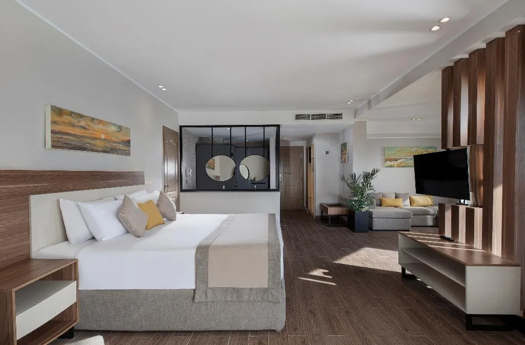 JUNIOR SUITE SEA VIEW Room, Pyramisa Beach Resort Sahl Hasheesh, Red Sea Riviera