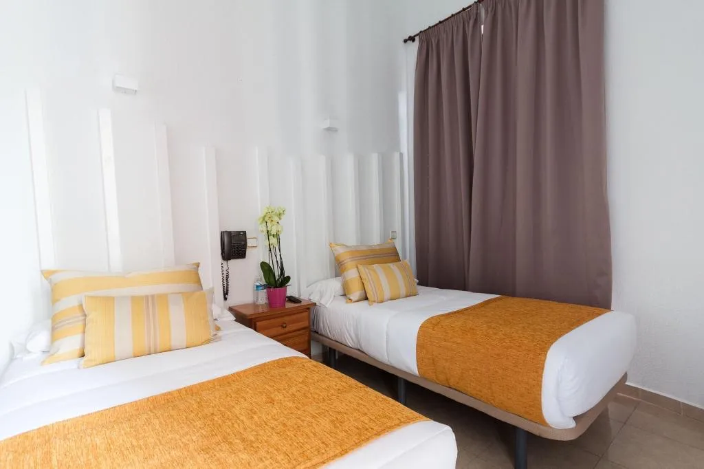 Room, Josefina Hostal, Madrid