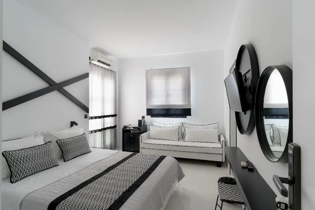 Double or Twin STANDARD Room, Divelia, Santorini