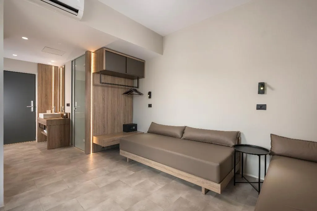 SUITE WITH JACUZZI Room, Mare Village Hotel, Crete