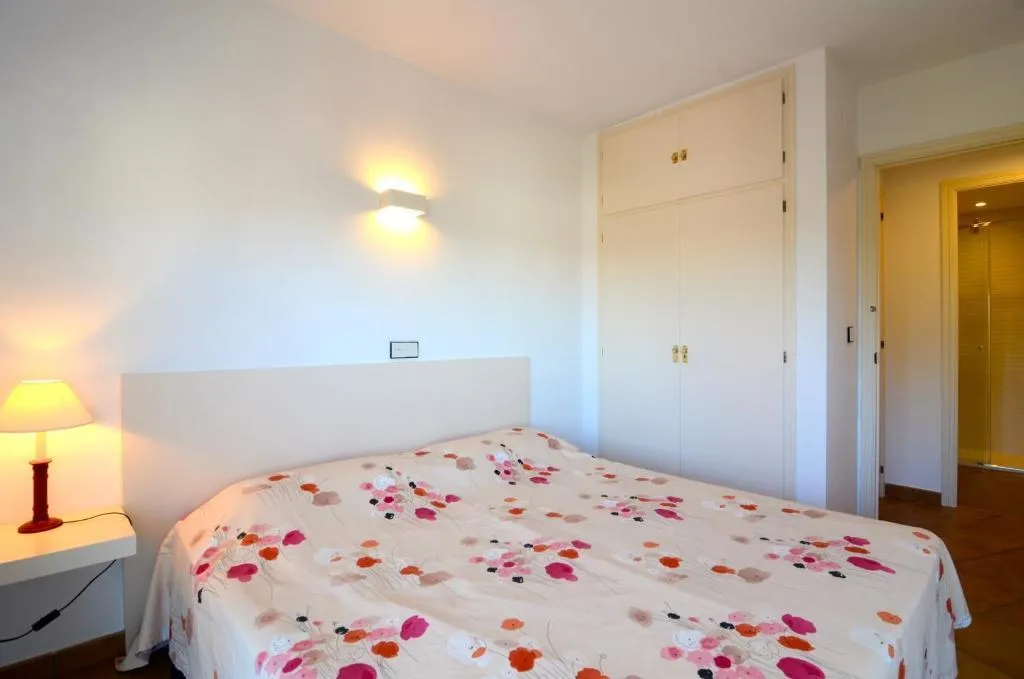 APARTMENT CAPACITY 6 TWO BEDROOMS Room, Medes Park, Costa Brava