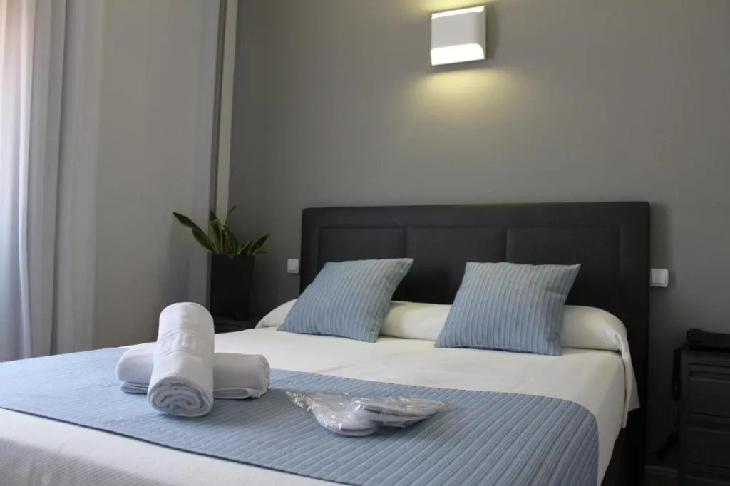 Room, Barajas Plaza, Madrid