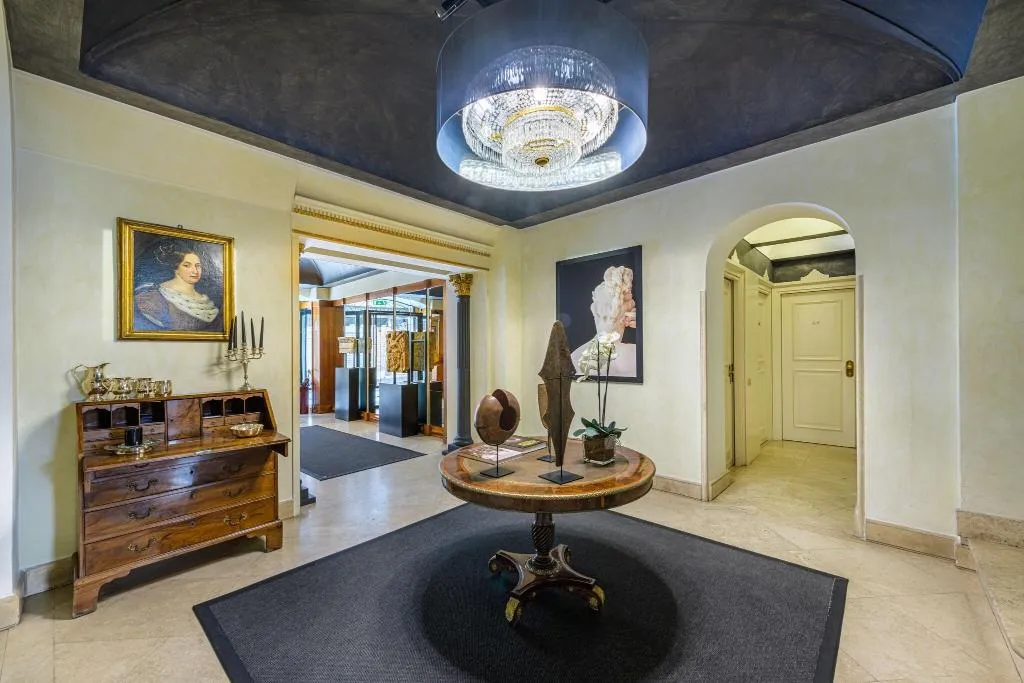 Lobby, Sant'Anna, Rome