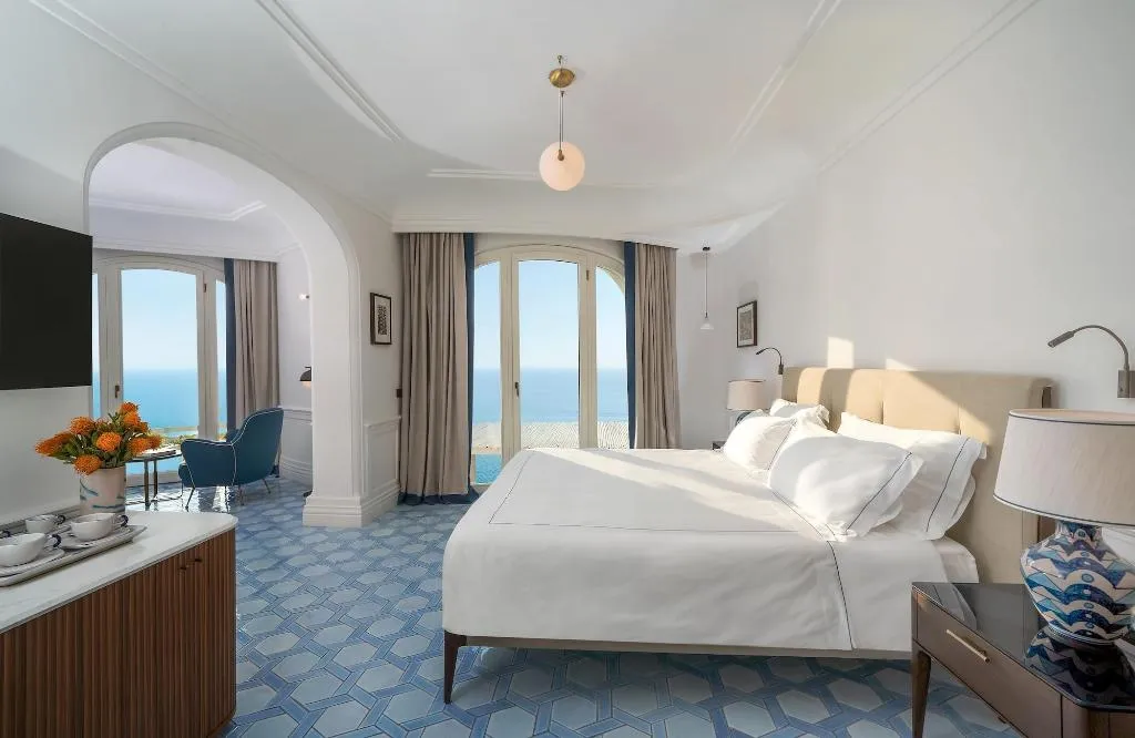 Room, Borgo Santandrea, Naples
