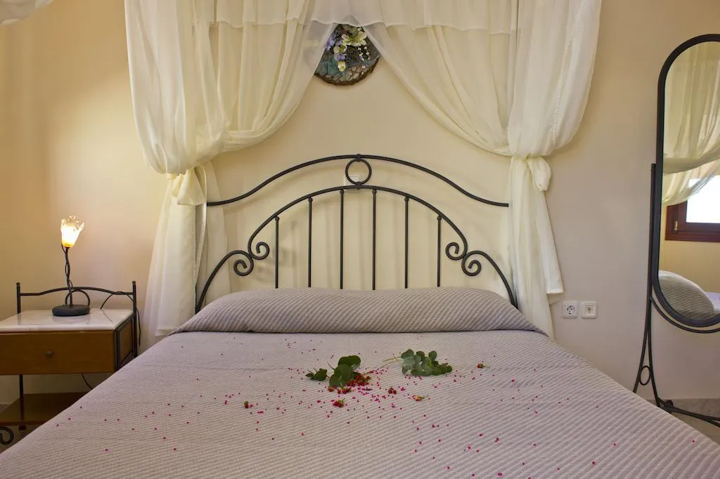 TRIPLE STANDARD Room, Epavlis Hotel & Spa, Santorini