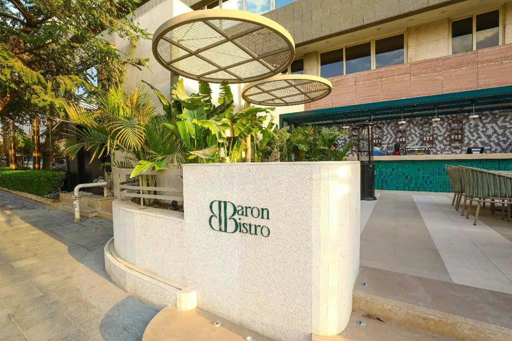 Restaurant, Baron Hotel Cairo, Cairo