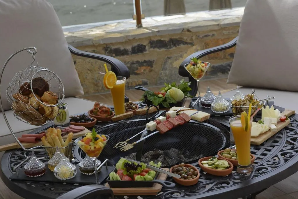 Sports and Entertainment, Azka, Bodrum